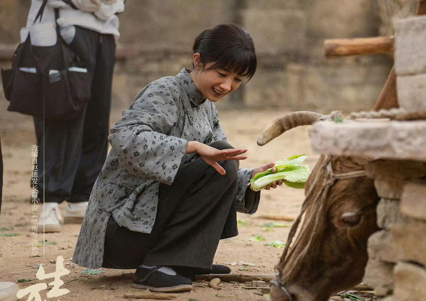 开云官方直播-《生万物》里的三处“性暗示”，导演处理得很隐晦，高级不媚俗