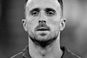 伊斯科晒若塔国家队照片悼念：