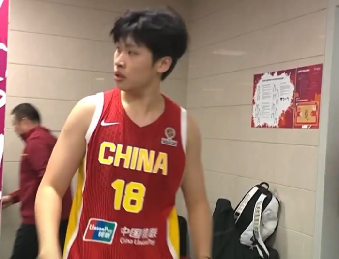 kaiyun sports-胜捷克更衣室！王思雨笑开花，其余各将淡定，球队隐患还是多！|女篮|女篮世界杯|捷克女篮|中国女篮|陈明伶_新浪体育_新浪新闻